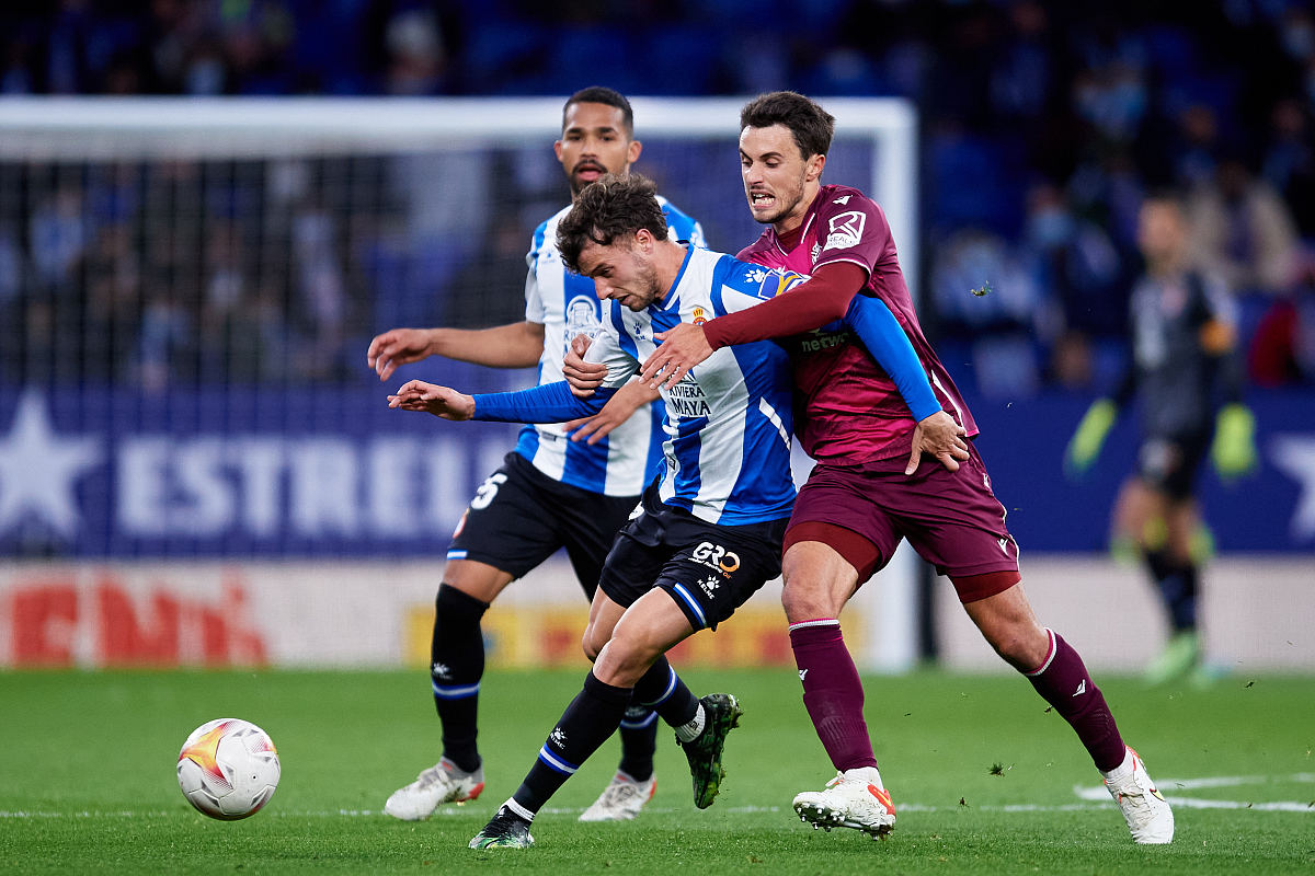 欧文砍下46分惜败开拓者队