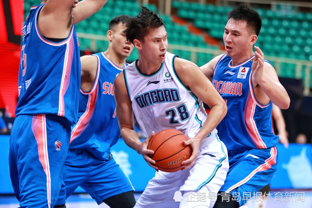 球队首发阵容什么时候公布