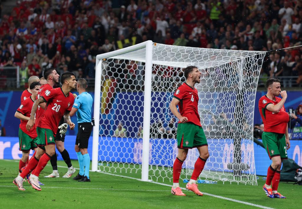 葡萄牙击败法国,挺进欧锦赛决赛视频